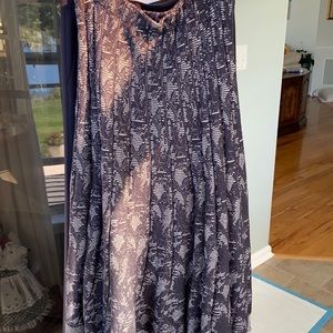 Coldwater creek max skirt size small. Blue and silver